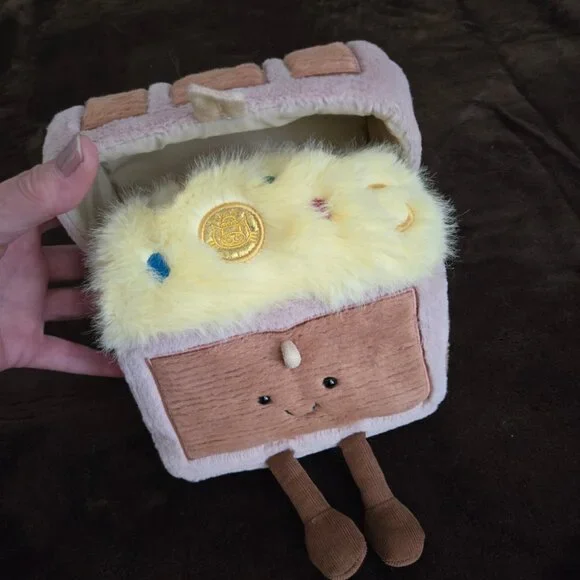 Jellycat Amusables Treasure Chest - New with Tags - Picture 1 of 6